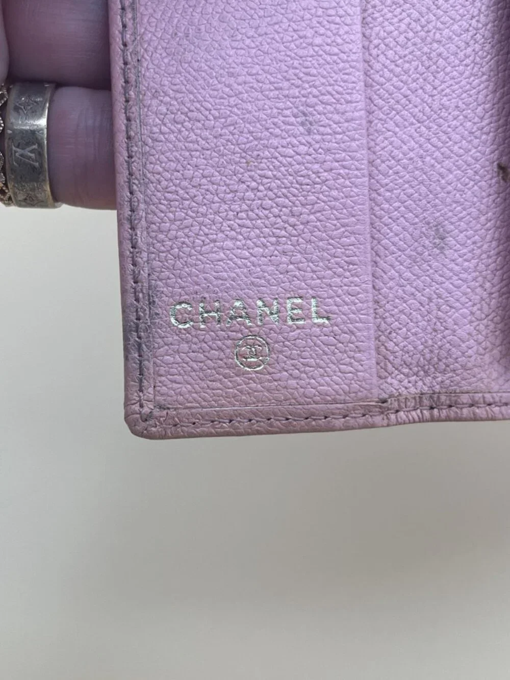 CHANEL authentic six